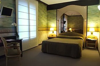 دي إيسته