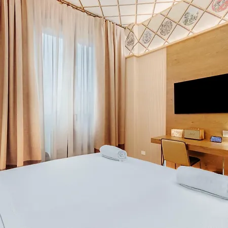 Qc Porta Romana Hotel 4*